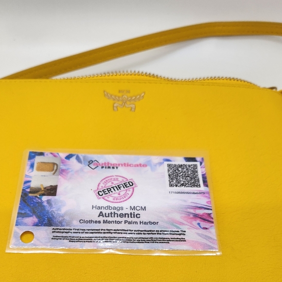 MCM San Marcos Liz Shopper Yellow Leather Pochette - Picture 9 of 12